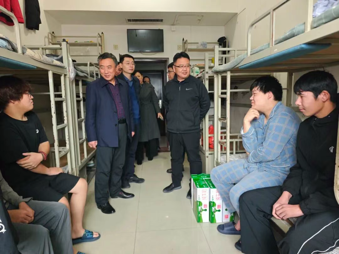 新乐市职教中心走访学生实习企业，促进校企融合发展